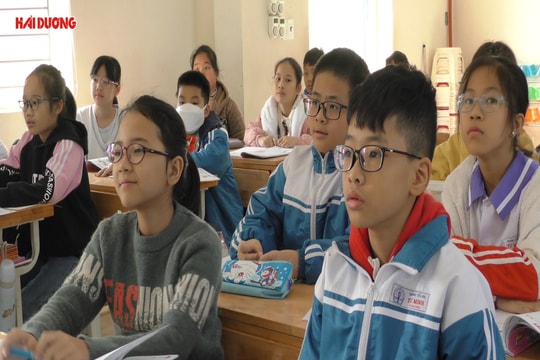 Học sinh trở lại trường sau thời gian dài nghỉ Tết
